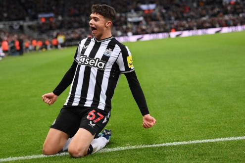 موهبة نيوكاسل يقتحم التاريخ.. أصغر 10 لاعبين سجلوا أهدافًا في الدوري الإنجليزي